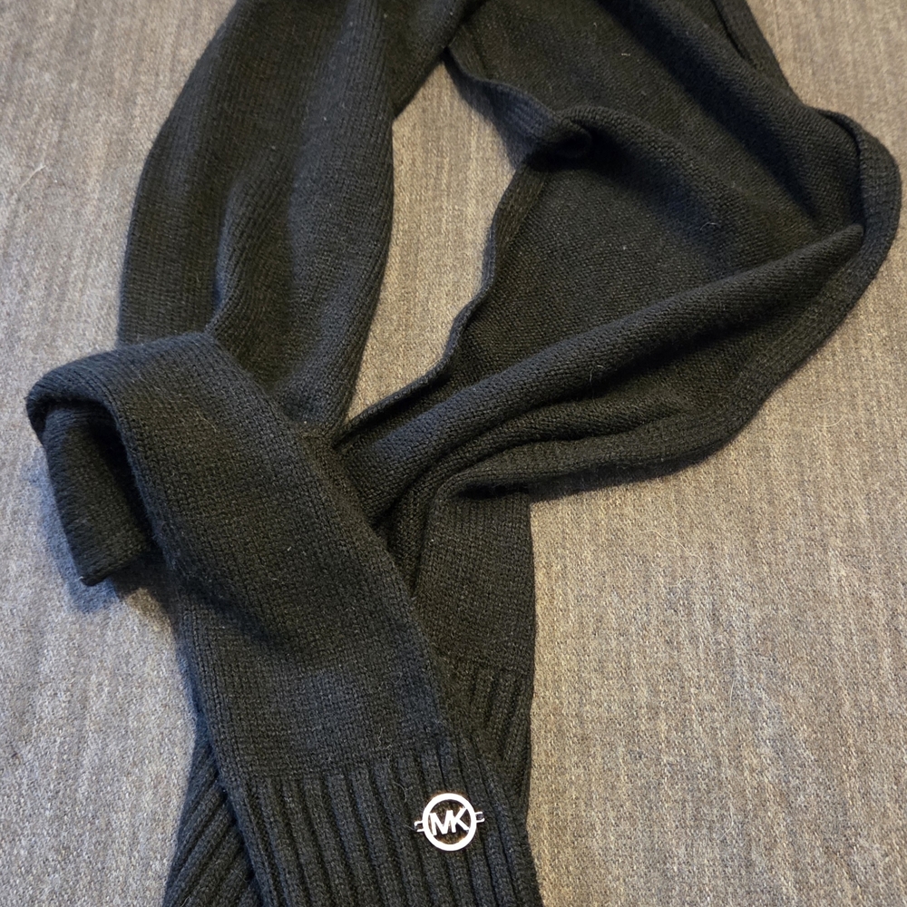 Michael Kors Black‎ Knit Scarf
